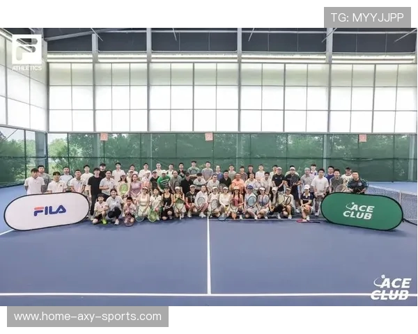 成都网球队在全国网球配合排行榜中荣获第三名的辉煌成就